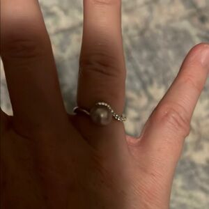 Silver and mauve enhanced pearl Intricate Ring